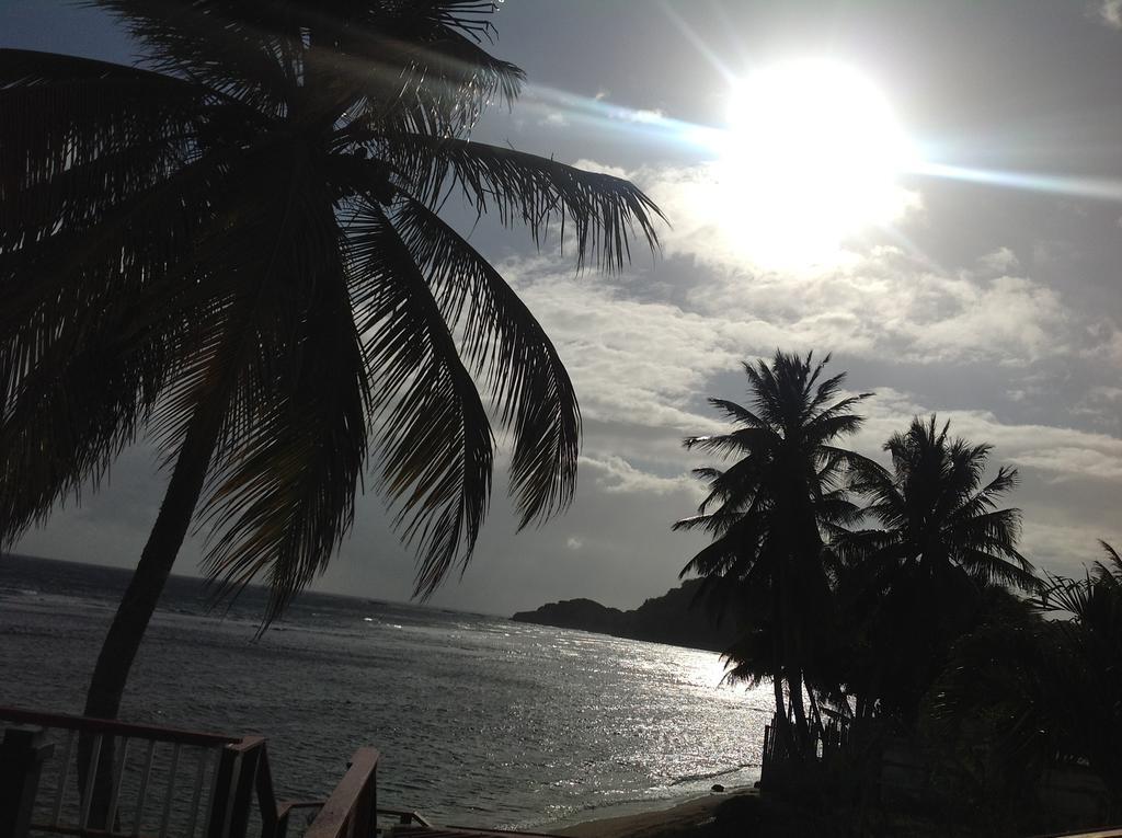Rainbow Beach Apartments & Rooms Calibishie Bilik gambar